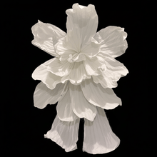 Load image into Gallery viewer, Giant Paper Flower summer wedding decor style