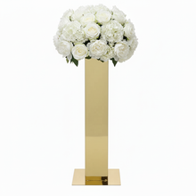 Load image into Gallery viewer, Optimized centerpiece with bigger white flowers
