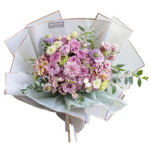 Load image into Gallery viewer, Beautiful flower bouquet for valentines day
